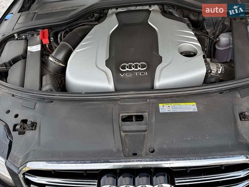Седан Audi A8 2016 в Дубно