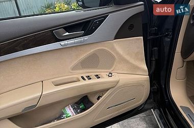 Седан Audi A8 2016 в Дубно