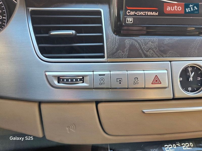 Седан Audi A8 2016 в Дубно