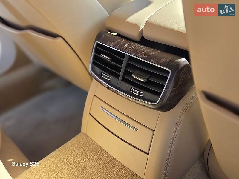 Седан Audi A8 2016 в Дубно
