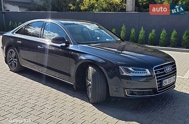 Седан Audi A8 2016 в Дубно