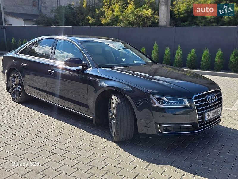 Седан Audi A8 2016 в Дубно