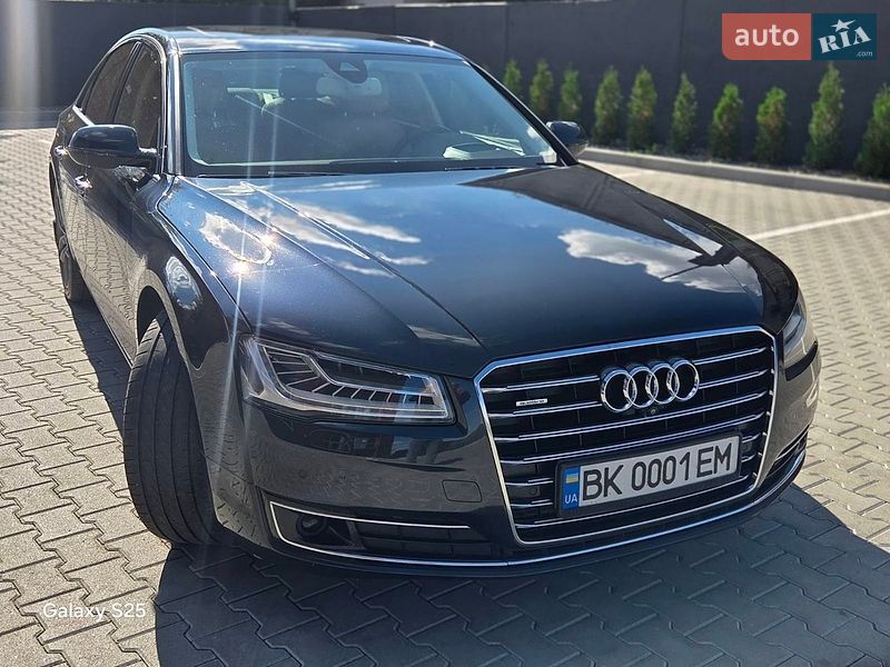 Седан Audi A8 2016 в Дубно