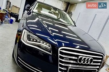 Audi A8  2010
