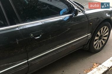 Седан Audi A8 1997 в Дрогобыче