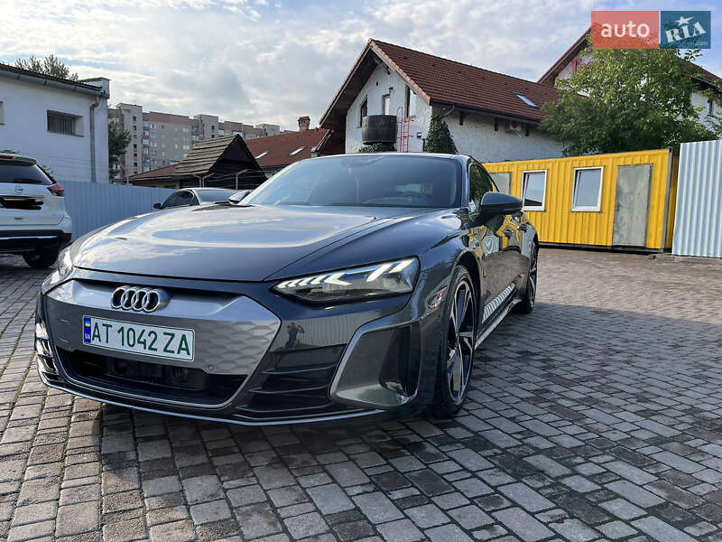 Ліфтбек Audi e-tron GT