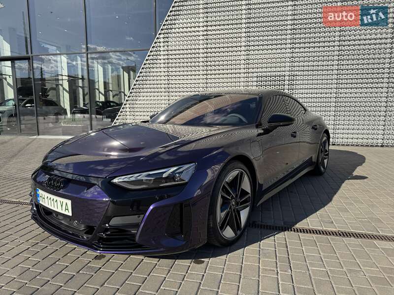 Купе Audi e-tron GT