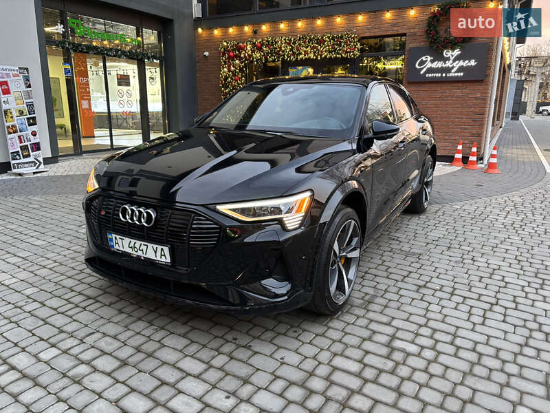 Легкові Audi e-tron S Sportback