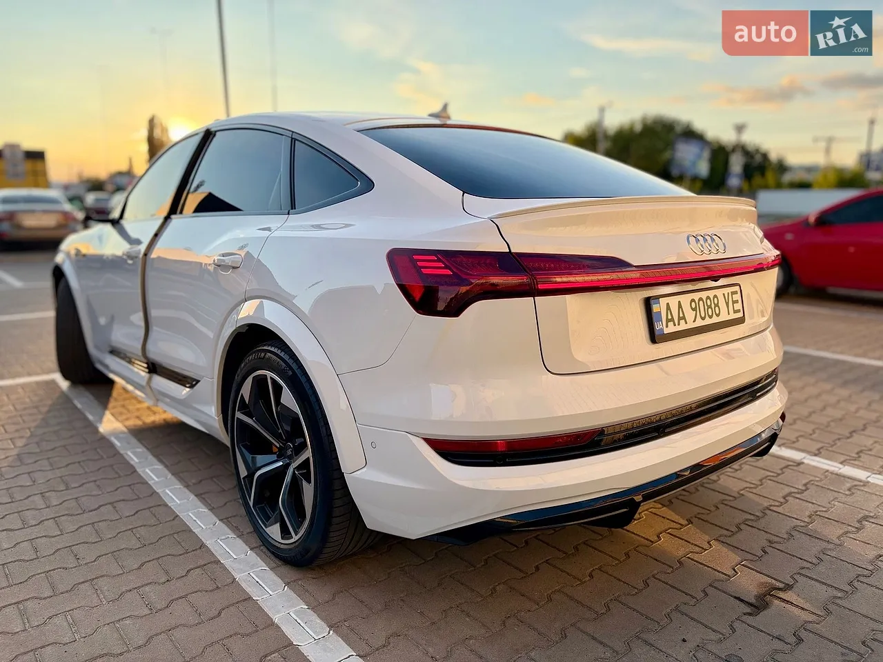 2020 Audi e-tron S Sportback - мініатюра 3