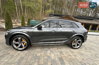 Audi e-tron S  2022