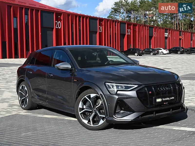 Audi e-tron S