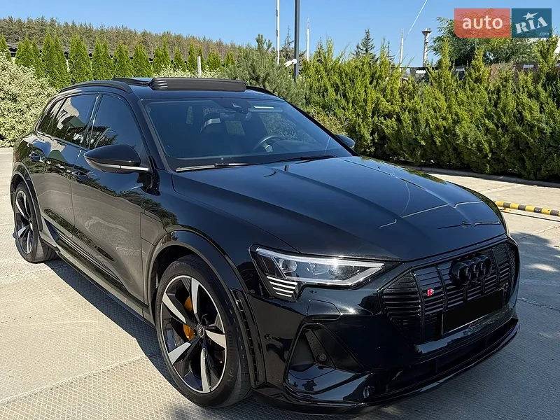 Audi e-tron S