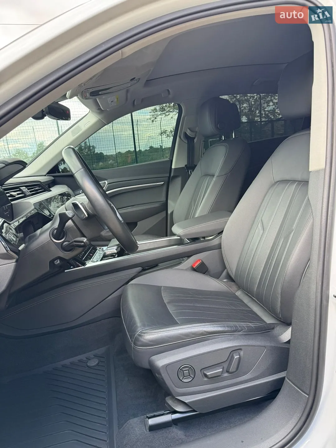 Audi e-tron Sportback 2020 VIN WA12AAGE6MB000831 фото оголошення 18 з 25