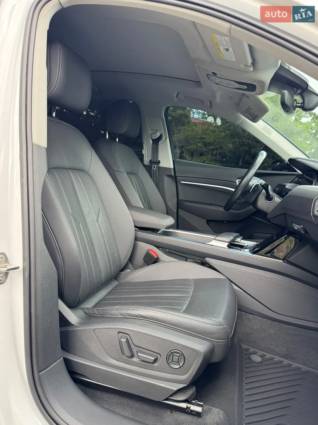 Audi e-tron Sportback 2020 VIN WA12AAGE6MB000831 фото оголошення 19 з 25