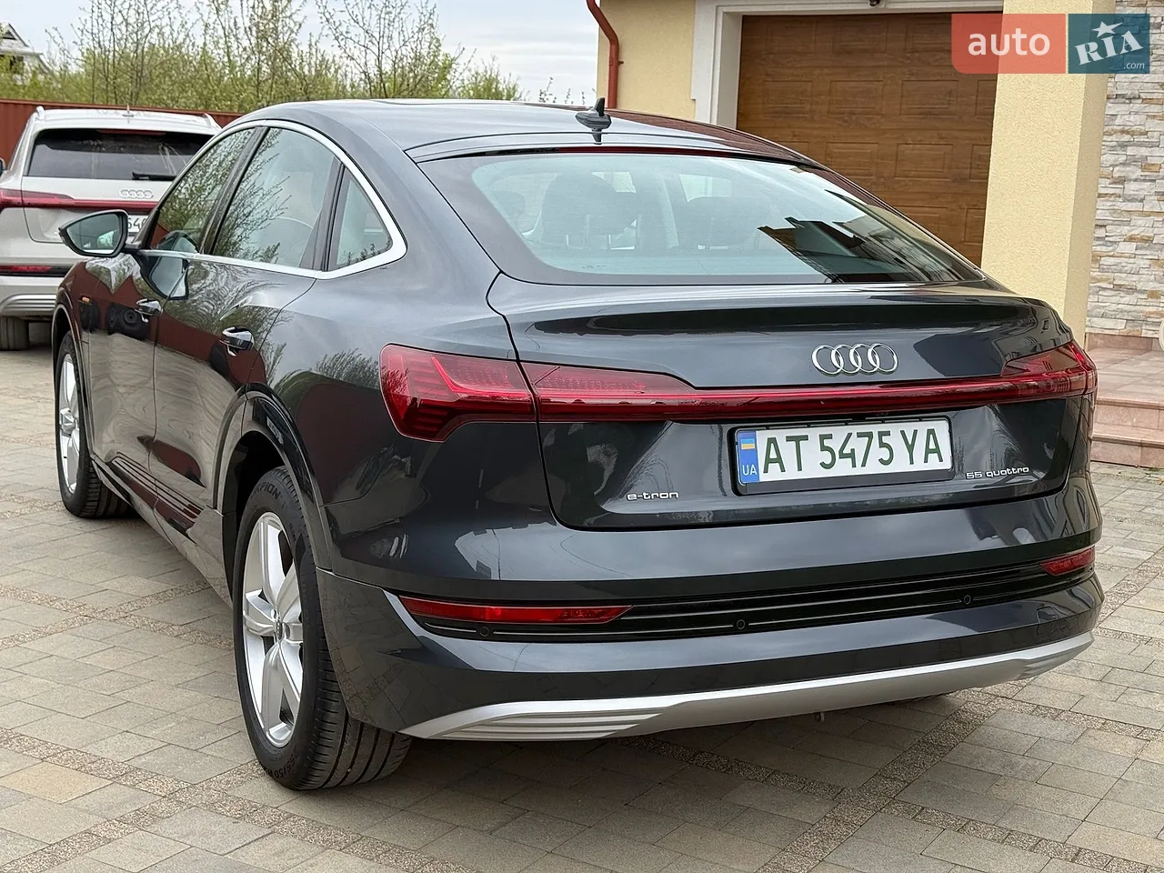 2020 Audi e-tron Sportback - мініатюра 3