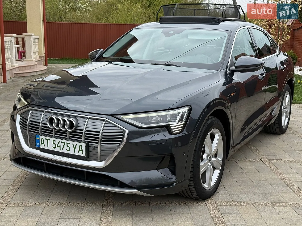 2020 Audi e-tron Sportback - мініатюра 2