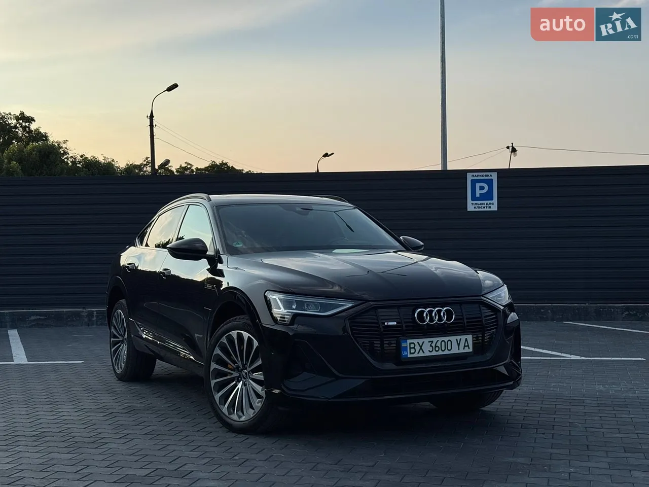 2020 Audi e-tron Sportback - мініатюра 2