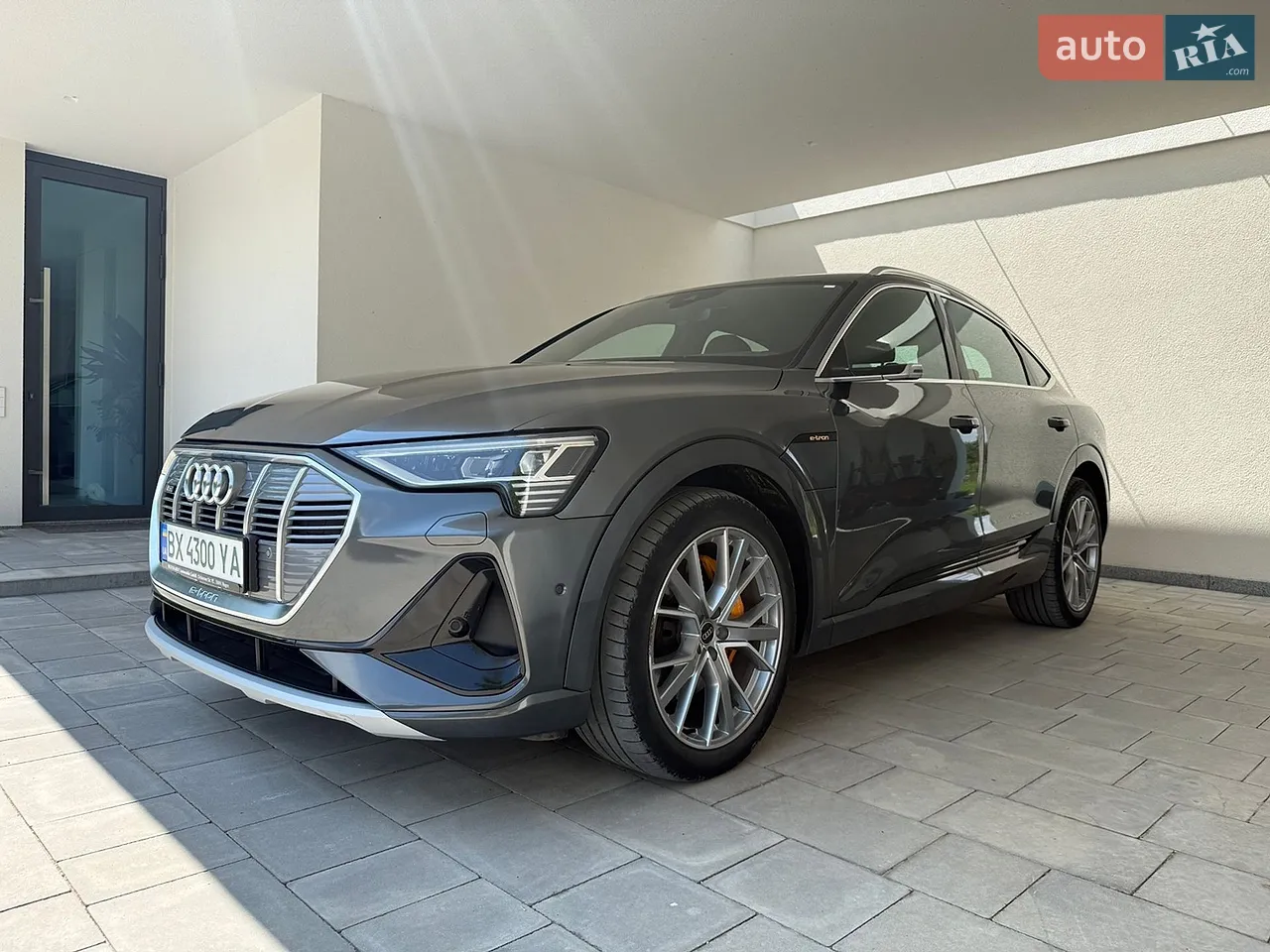 2020 Audi e-tron Sportback - мініатюра 2