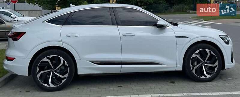 Позашляховик / Кросовер Audi e-tron 2020 в Дніпрі