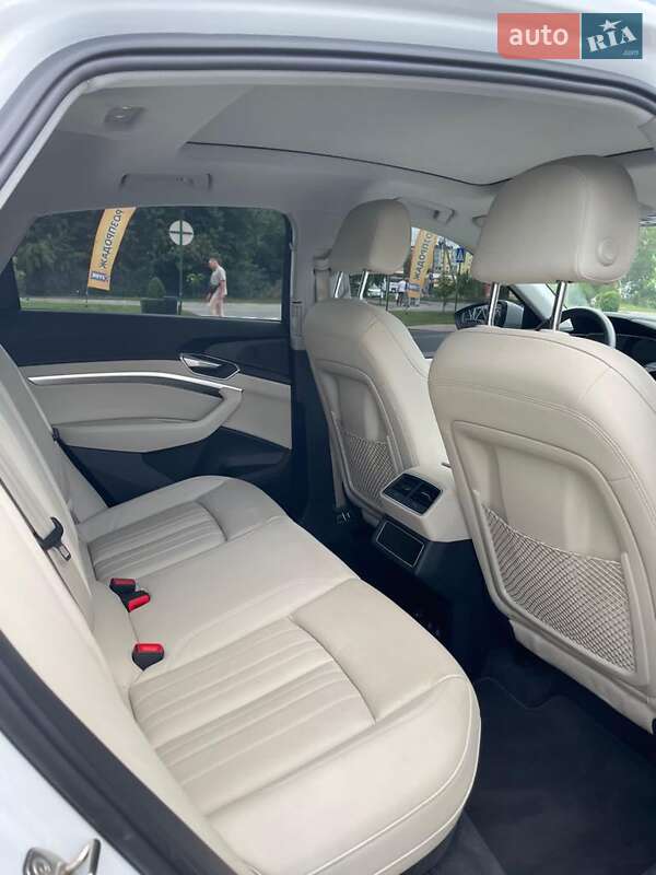 Позашляховик / Кросовер Audi e-tron 2020 в Дніпрі
