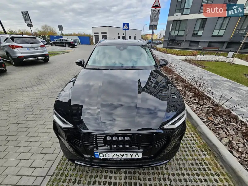 Audi e-tron 2021