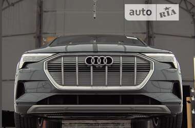 Audi e-tron  2019