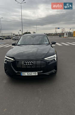 Audi e-tron  2021
