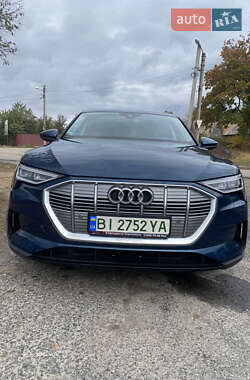 Audi e-tron  2022