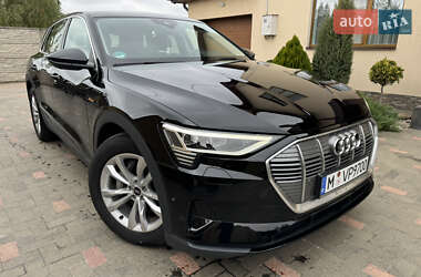 Audi e-tron  2021