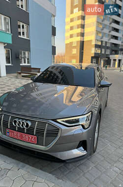 Audi e-tron  2019