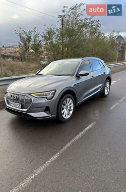 Audi e-tron  2019