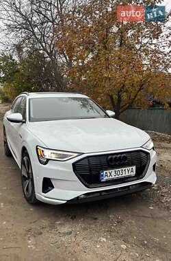 Audi e-tron 2022