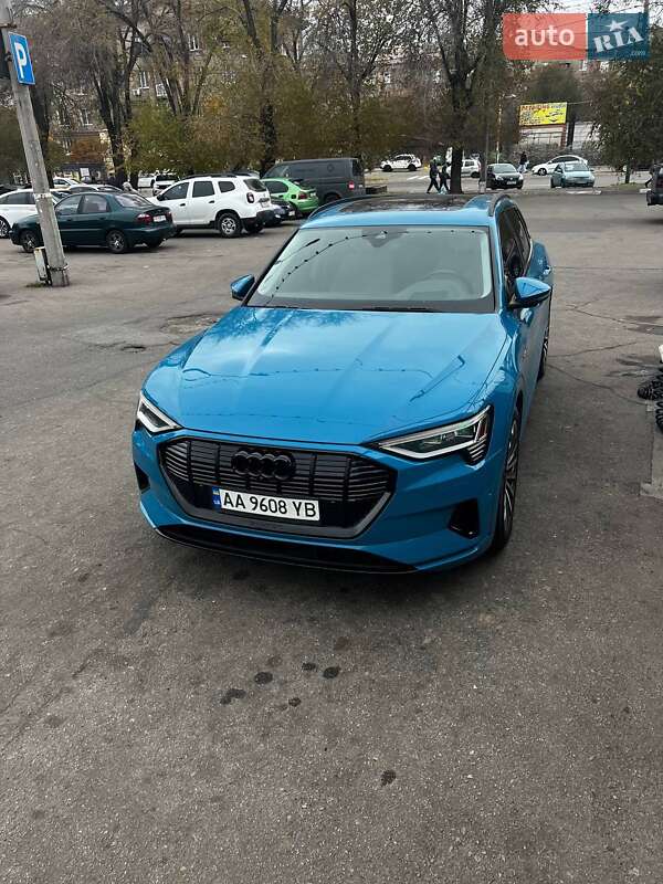 Audi e-tron