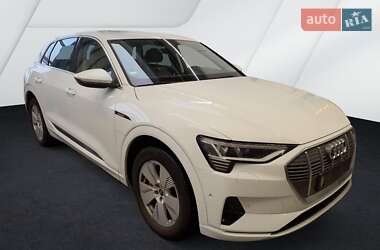 Audi e-tron  2021