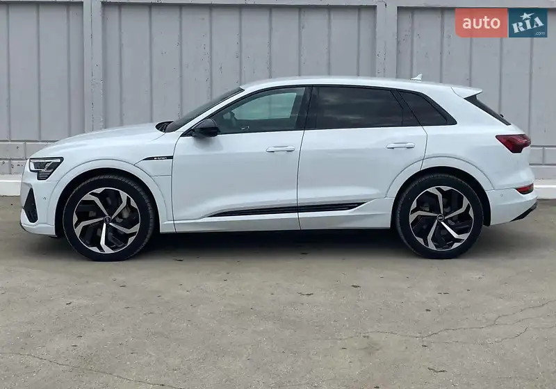 Audi e-tron