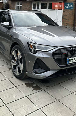 Audi e-tron  2021