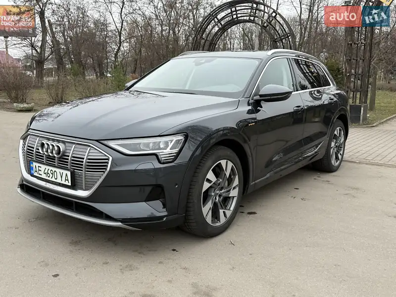 Audi e-tron 2019