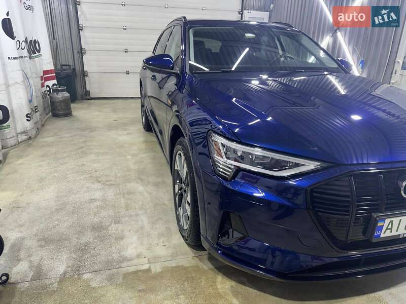 Позашляховик / Кросовер Audi e-tron 2022 в Києві фото 11 Позашляховик / Кросовер Audi e-tron 2022 в Києві