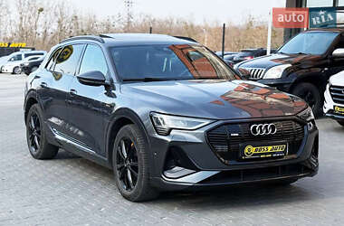 Audi e-tron  2021
