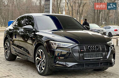 Audi e-tron  2022