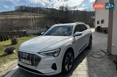 Audi e-tron  2022