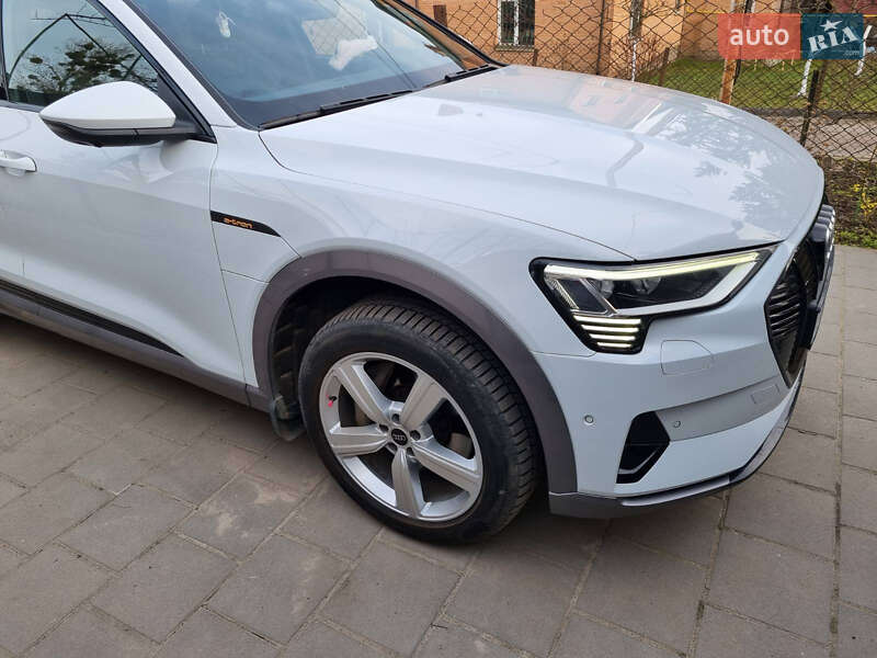 Внедорожник / Кроссовер Audi e-tron 2019 в Львове