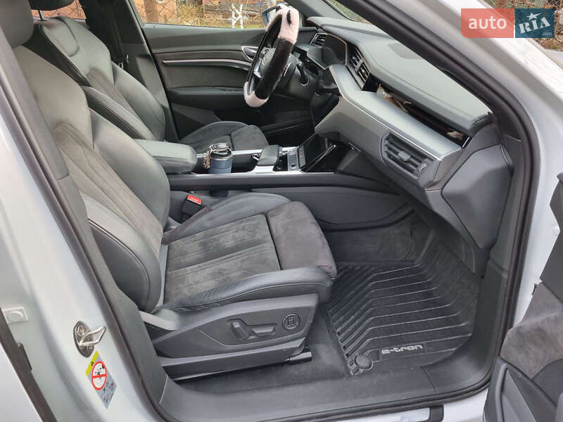 Внедорожник / Кроссовер Audi e-tron 2019 в Львове