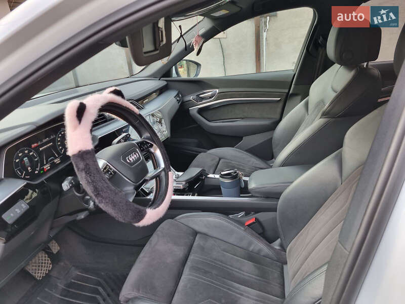 Внедорожник / Кроссовер Audi e-tron 2019 в Львове