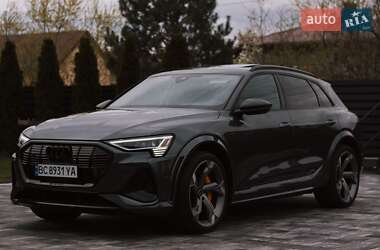 Audi e-tron  2022