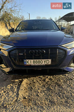 Audi e-tron  2022