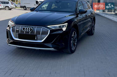 Audi e-tron  2021