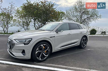 Audi e-tron  2019