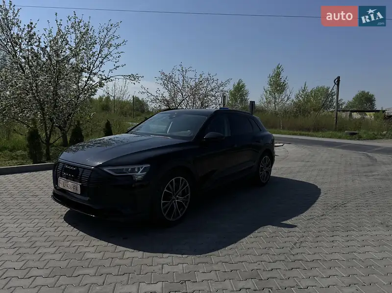 Audi e-tron
