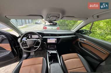 Audi e-tron  2019